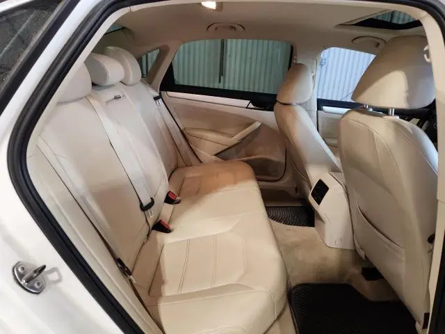 2013 VOLKSWAGEN PASSAT SE  