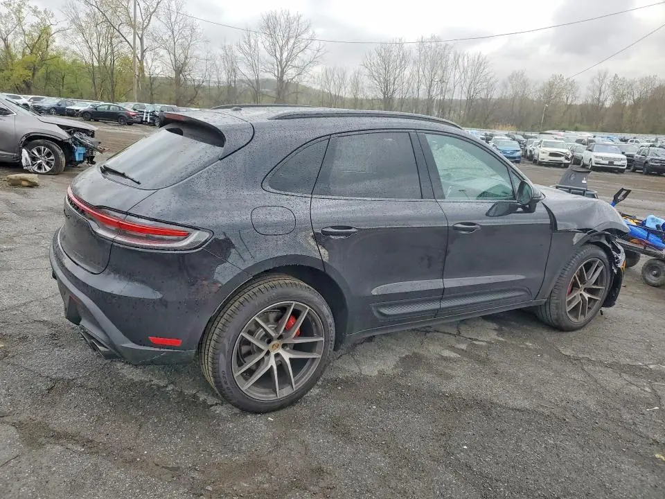 2026 PORSCHE MACAN S  