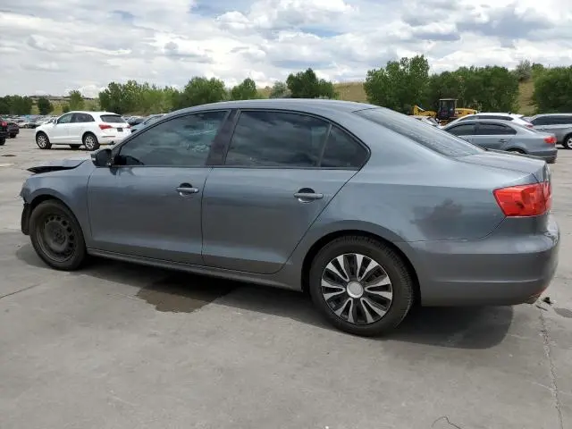 2011 VOLKSWAGEN JETTA SE  