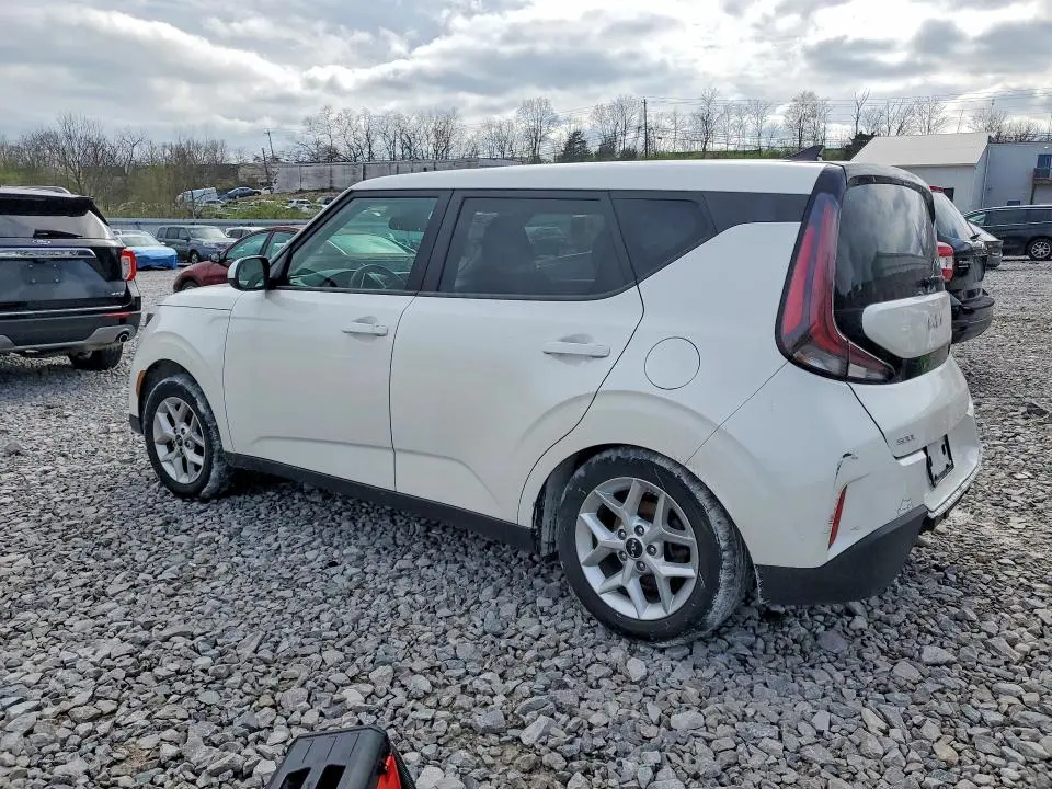 2023 KIA SOUL LX  