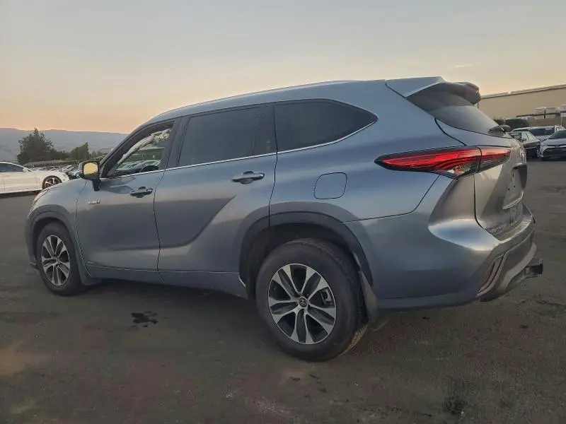 2021 TOYOTA HIGHLANDER HYBRID XLE  