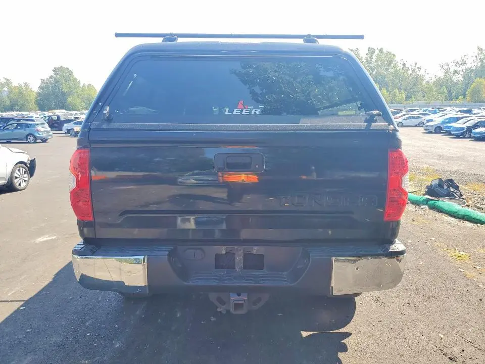 2017 TOYOTA TUNDRA SR5  