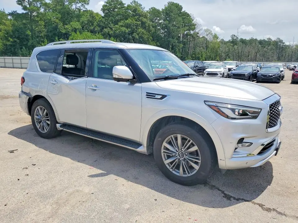 2021 INFINITI QX80 LUXE  