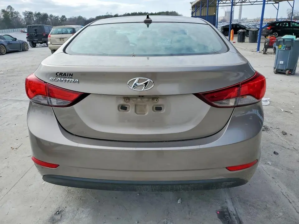 2016 HYUNDAI ELANTRA SE  