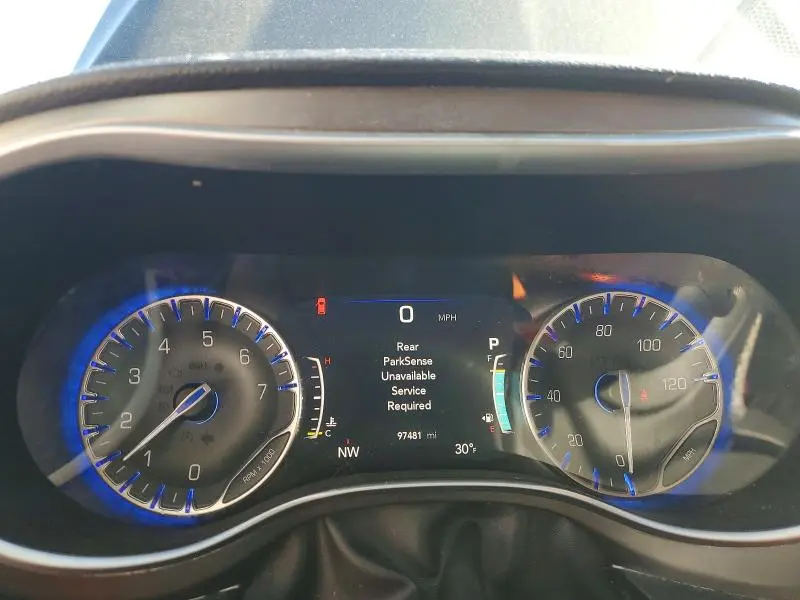 2017 CHRYSLER PACIFICA LIMITED  