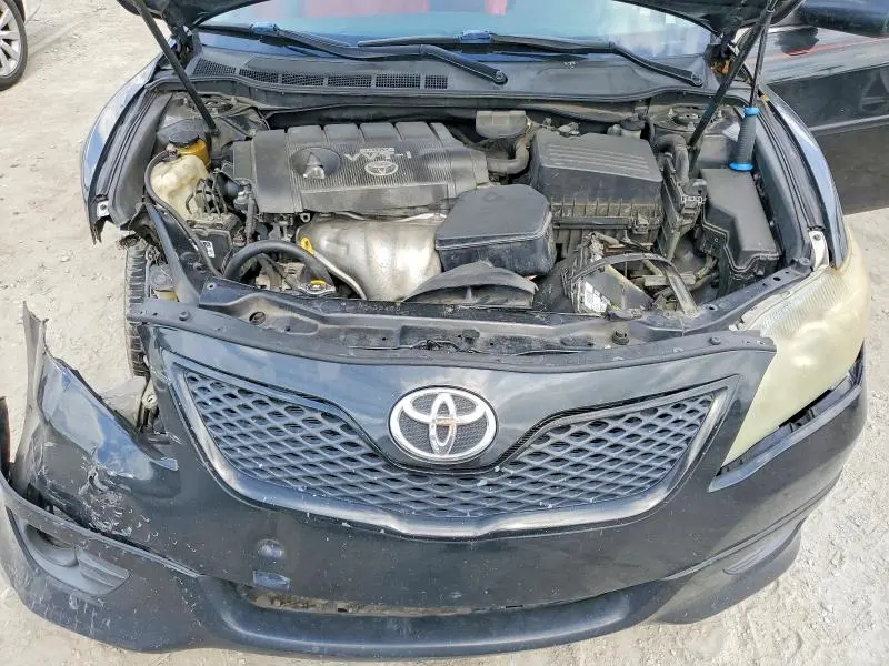 2010 TOYOTA CAMRY SE  