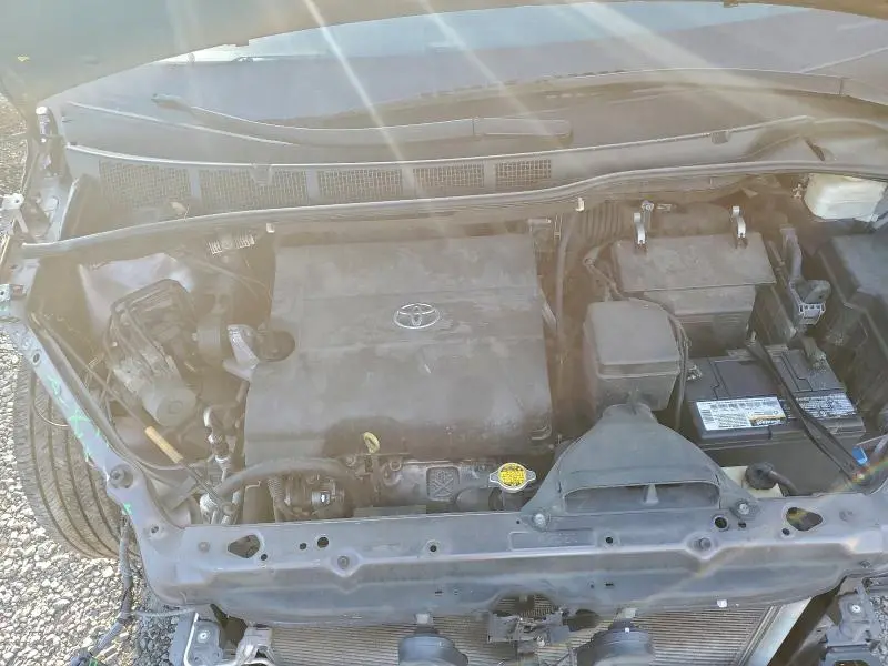 2013 TOYOTA SIENNA XLE  