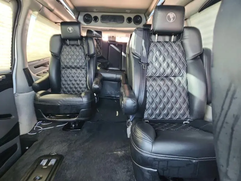 2023 GMC SAVANA G2500  