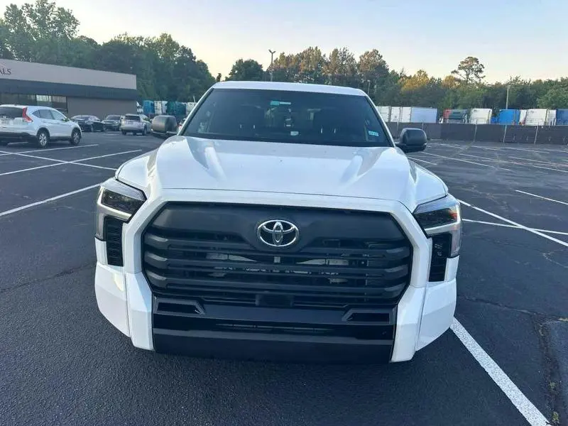 2025 TOYOTA TUNDRA SR  