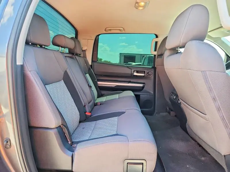 2017 TOYOTA TUNDRA CREWMAX SR5  