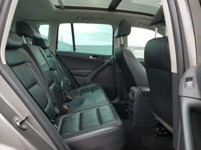 2011 VOLKSWAGEN TIGUAN S