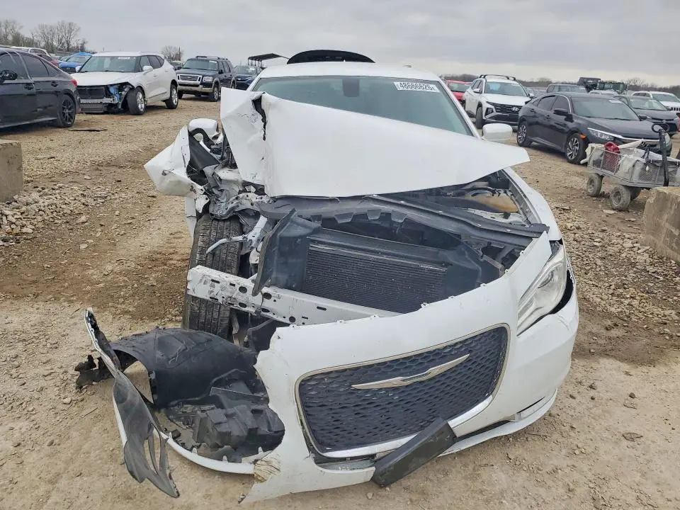 2015 CHRYSLER 300 LIMITED  