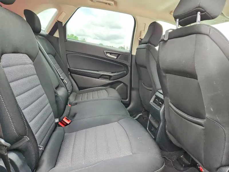 2021 FORD EDGE SE  
