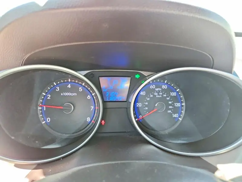 2011 HYUNDAI TUCSON GLS  
