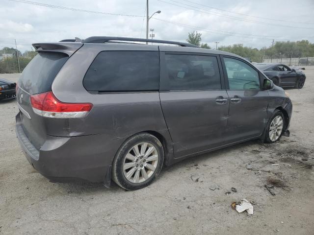 2011 TOYOTA SIENNA XLE