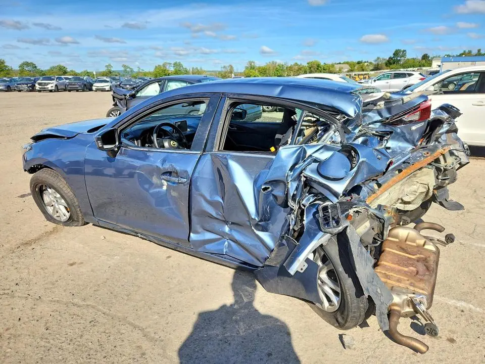 2015 MAZDA 3 TOURING  