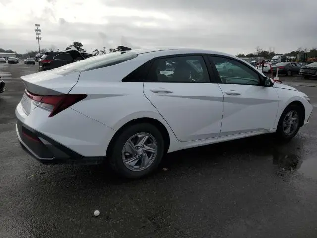 2024 HYUNDAI ELANTRA SE  