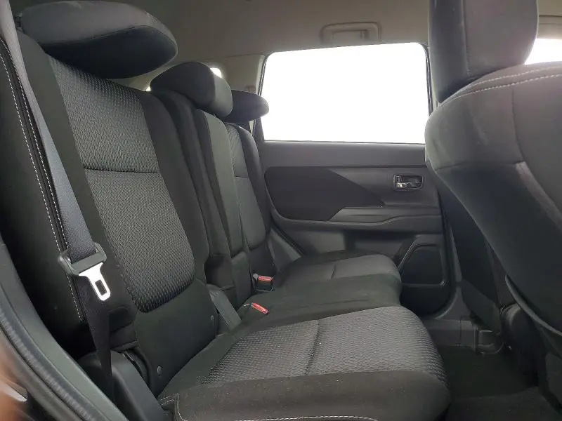 2018 MITSUBISHI OUTLANDER SE  