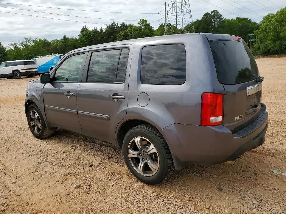 2015 HONDA PILOT SE  