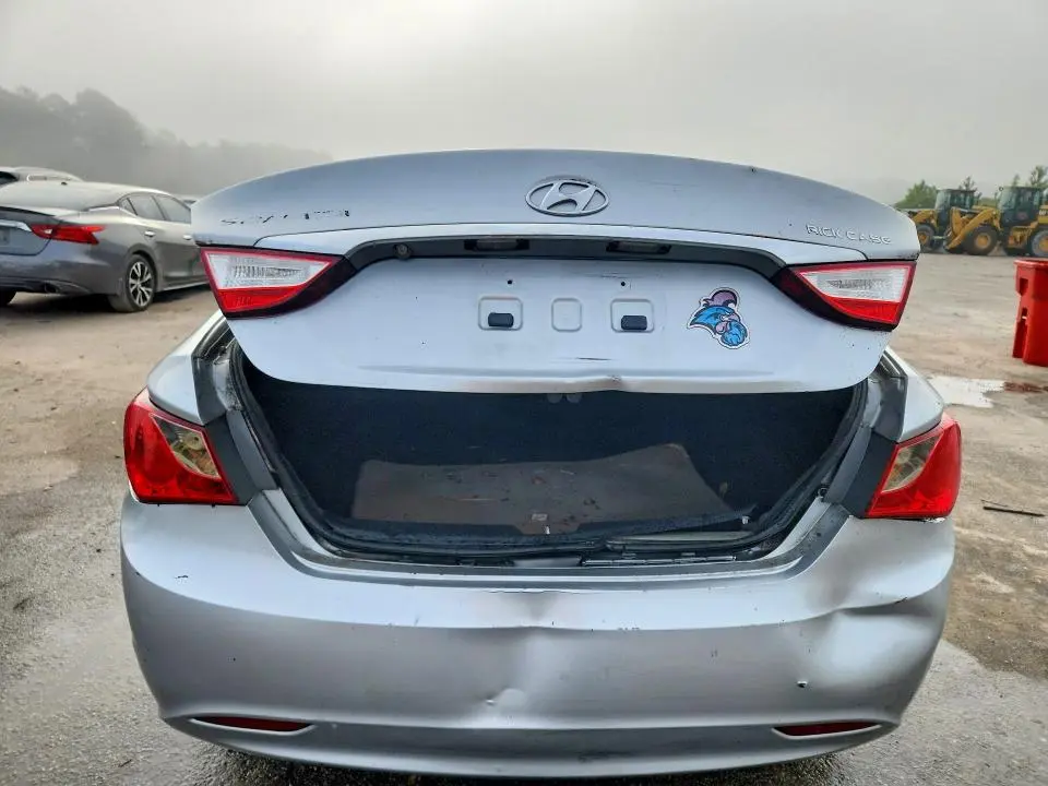 2011 HYUNDAI SONATA GLS  