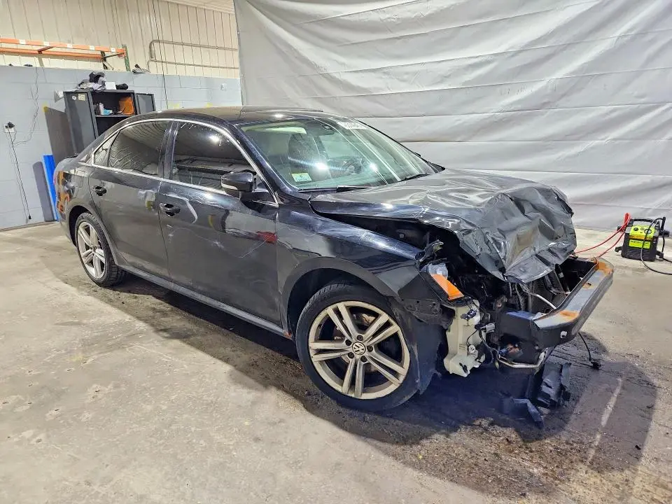 2014 VOLKSWAGEN PASSAT SE  