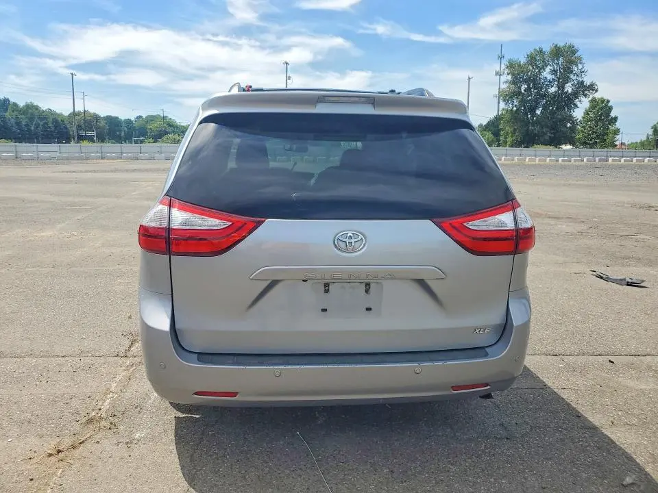 2017 TOYOTA SIENNA XLE 8-PASSENGER  