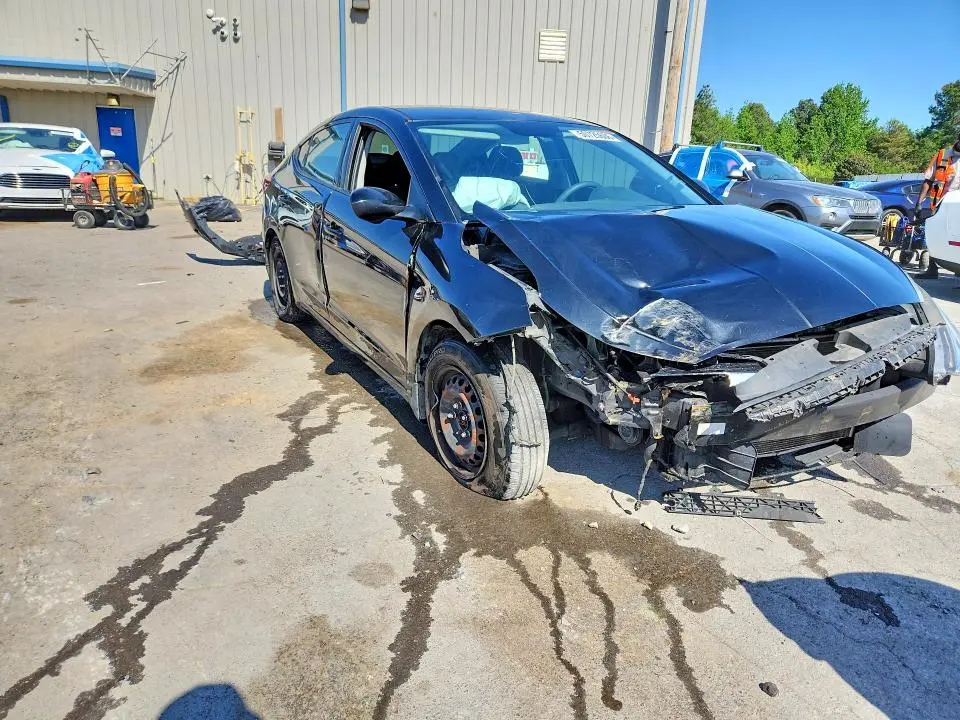 2019 HYUNDAI ELANTRA SE  
