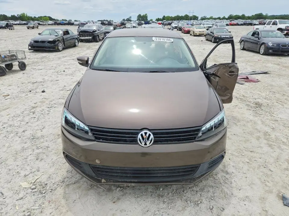 2012 VOLKSWAGEN JETTA SE  