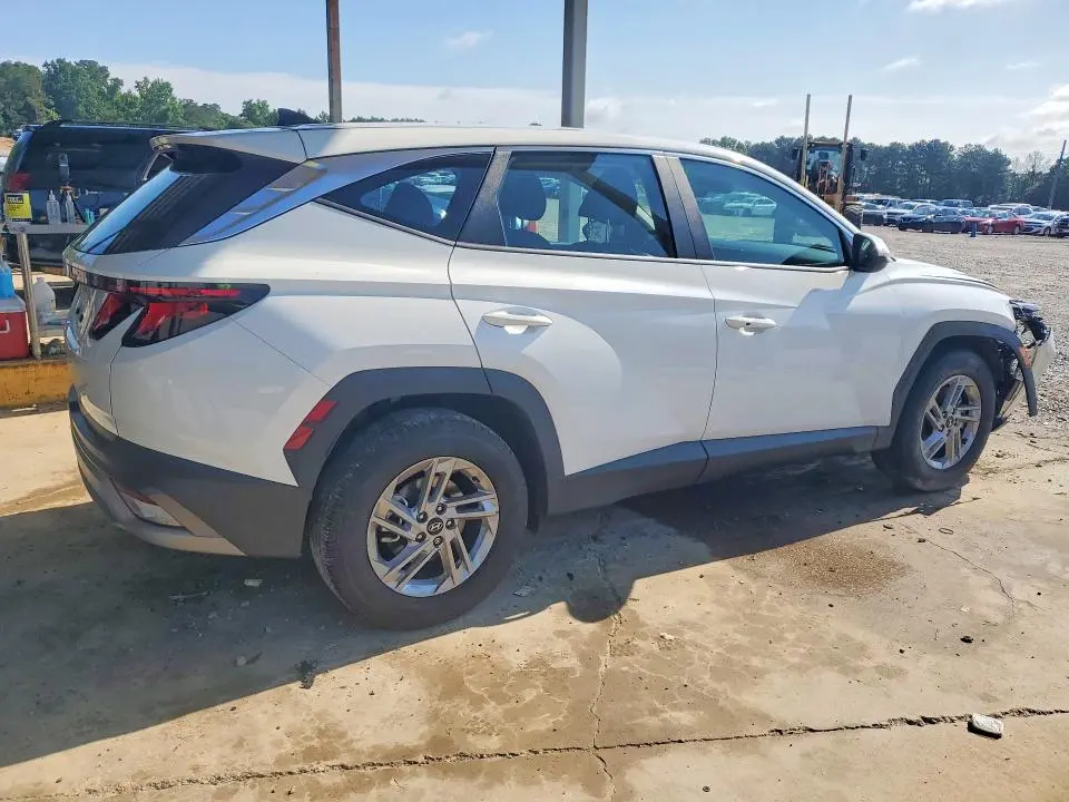 2025 HYUNDAI TUCSON SE  