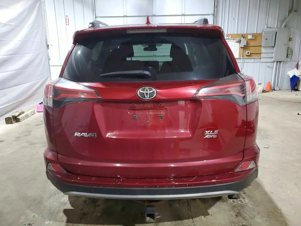 2018 TOYOTA RAV4 XLE  
