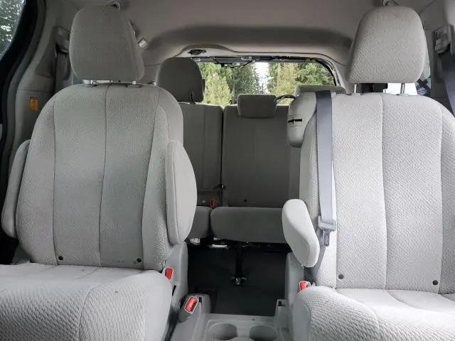 2012 TOYOTA SIENNA LE  