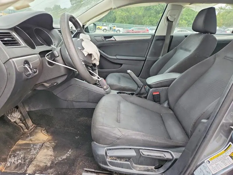 2016 VOLKSWAGEN JETTA SE  