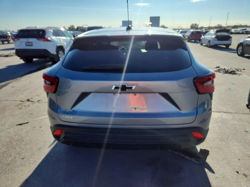 2025 CHEVROLET TRAX LS  