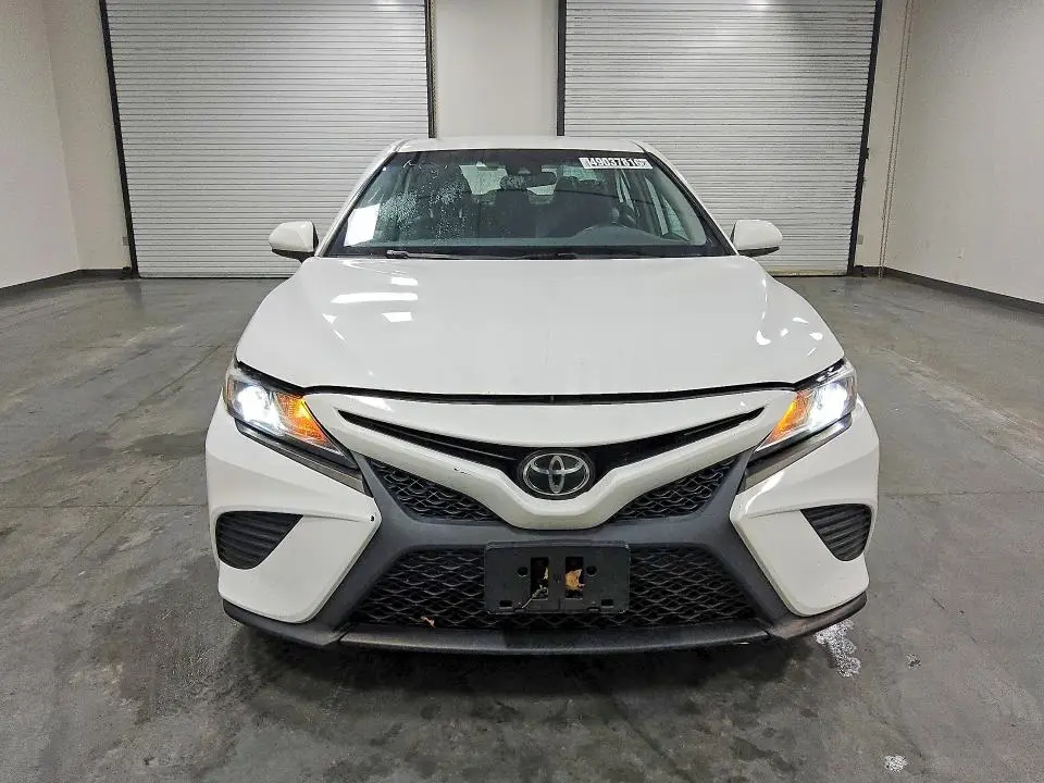 2020 TOYOTA CAMRY SE  