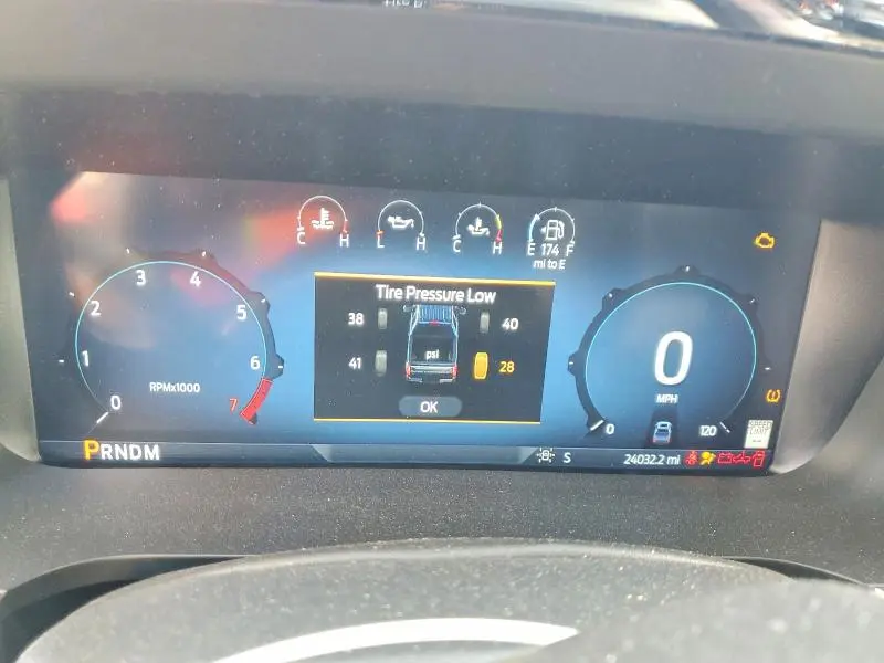 2025 FORD F150 LARIAT  