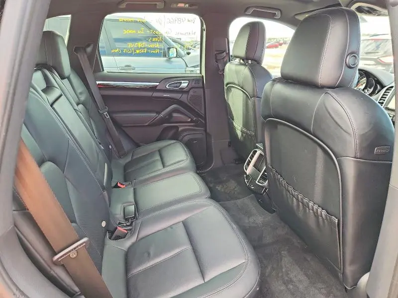 2014 PORSCHE CAYENNE   
