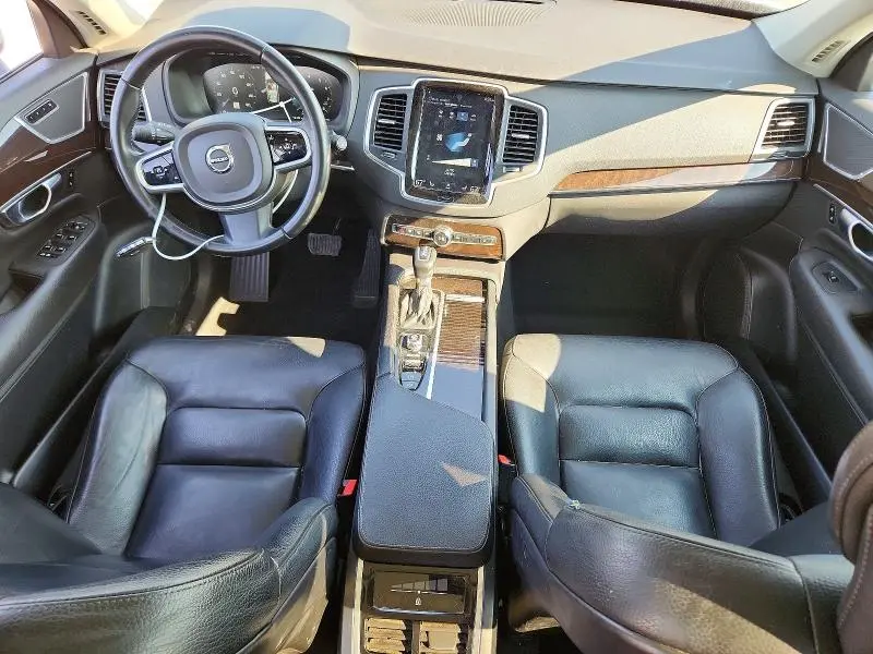 2019 VOLVO XC90 T6 MOMENTUM  