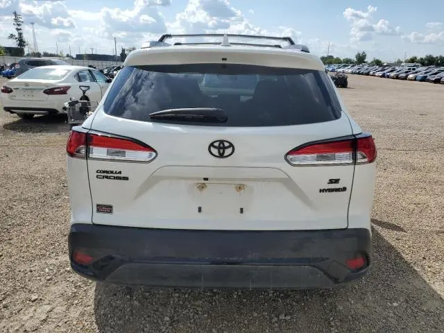 2024 TOYOTA COROLLA CROSS SE  