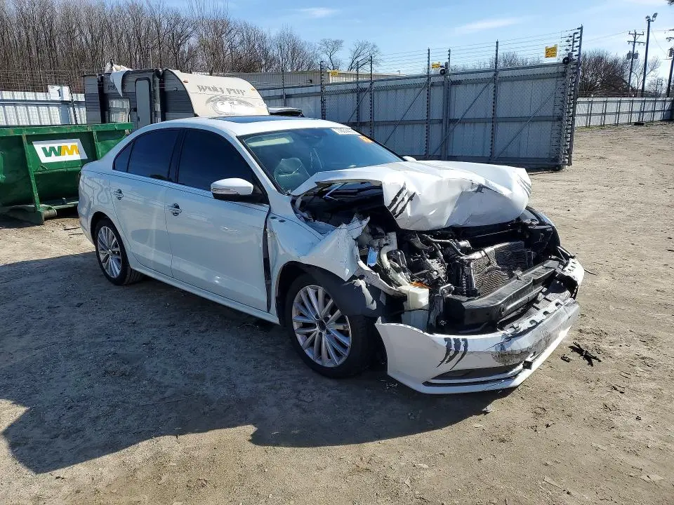 2016 VOLKSWAGEN JETTA SEL  