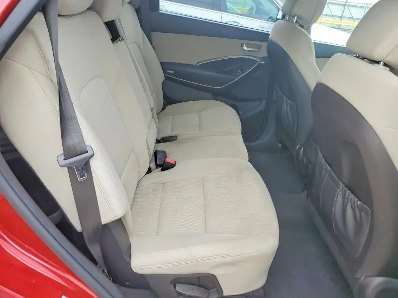 2018 HYUNDAI SANTA FE SE  