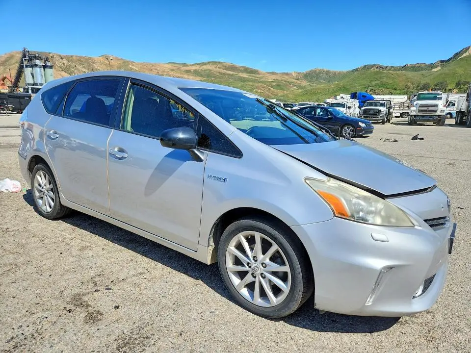 2013 TOYOTA PRIUS V FIVE  