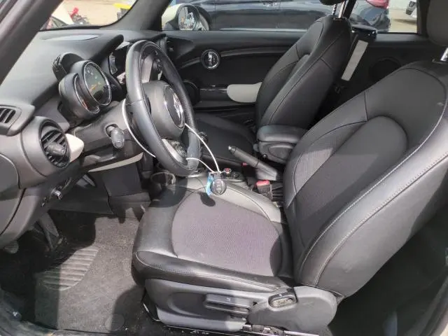2018 MINI COOPER   