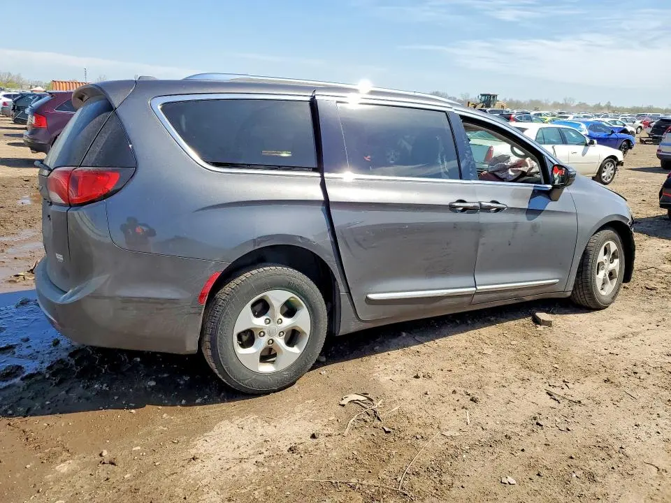 2017 CHRYSLER PACIFICA TOURING L PLUS  