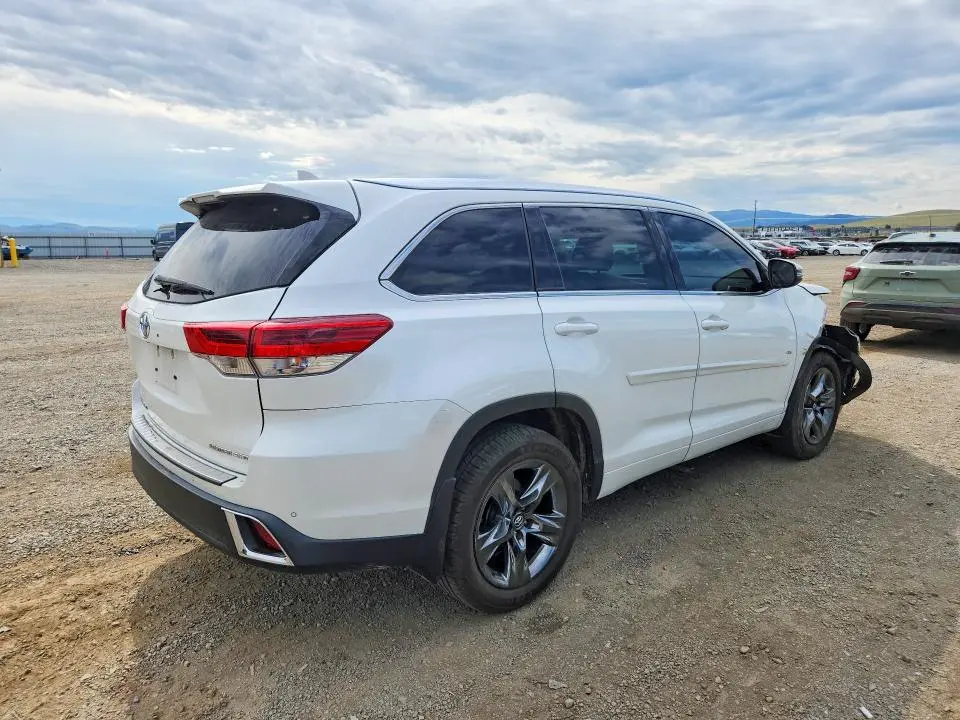 2017 TOYOTA HIGHLANDER LIMITED PLATINUM  