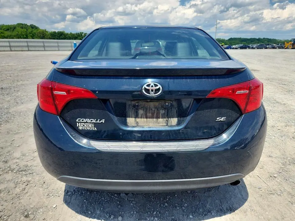 2017 TOYOTA COROLLA SE  