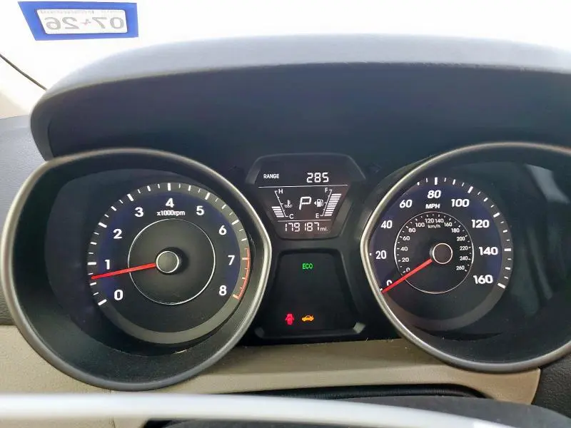 2014 HYUNDAI ELANTRA SE  