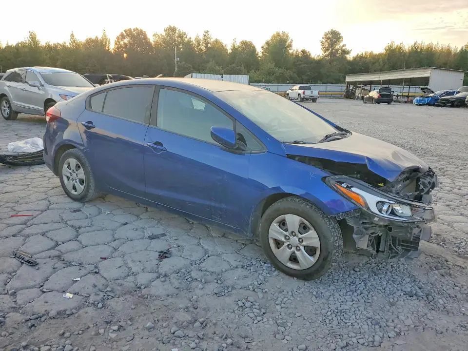 2018 KIA FORTE LX  