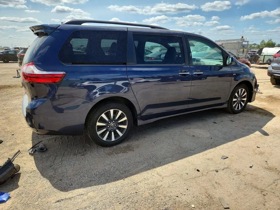 2019 TOYOTA SIENNA XLE 7-PASSENGER  