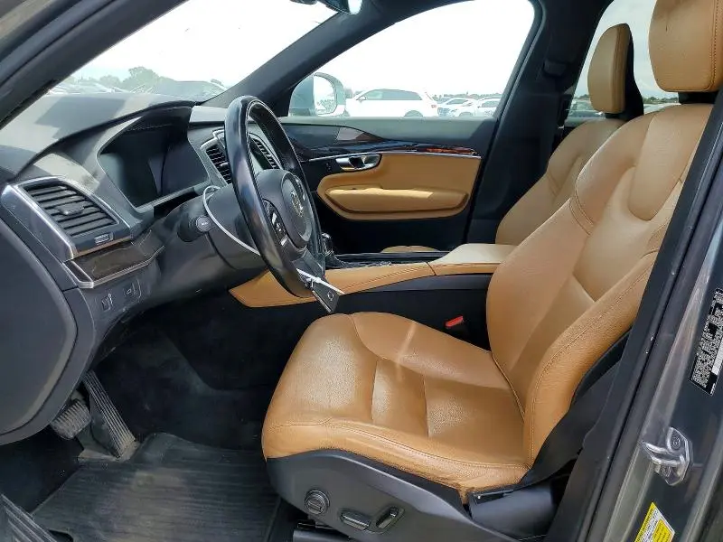 2019 VOLVO XC90 T6 MOMENTUM  