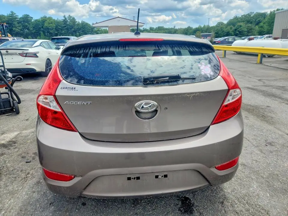 2013 HYUNDAI ACCENT SE  